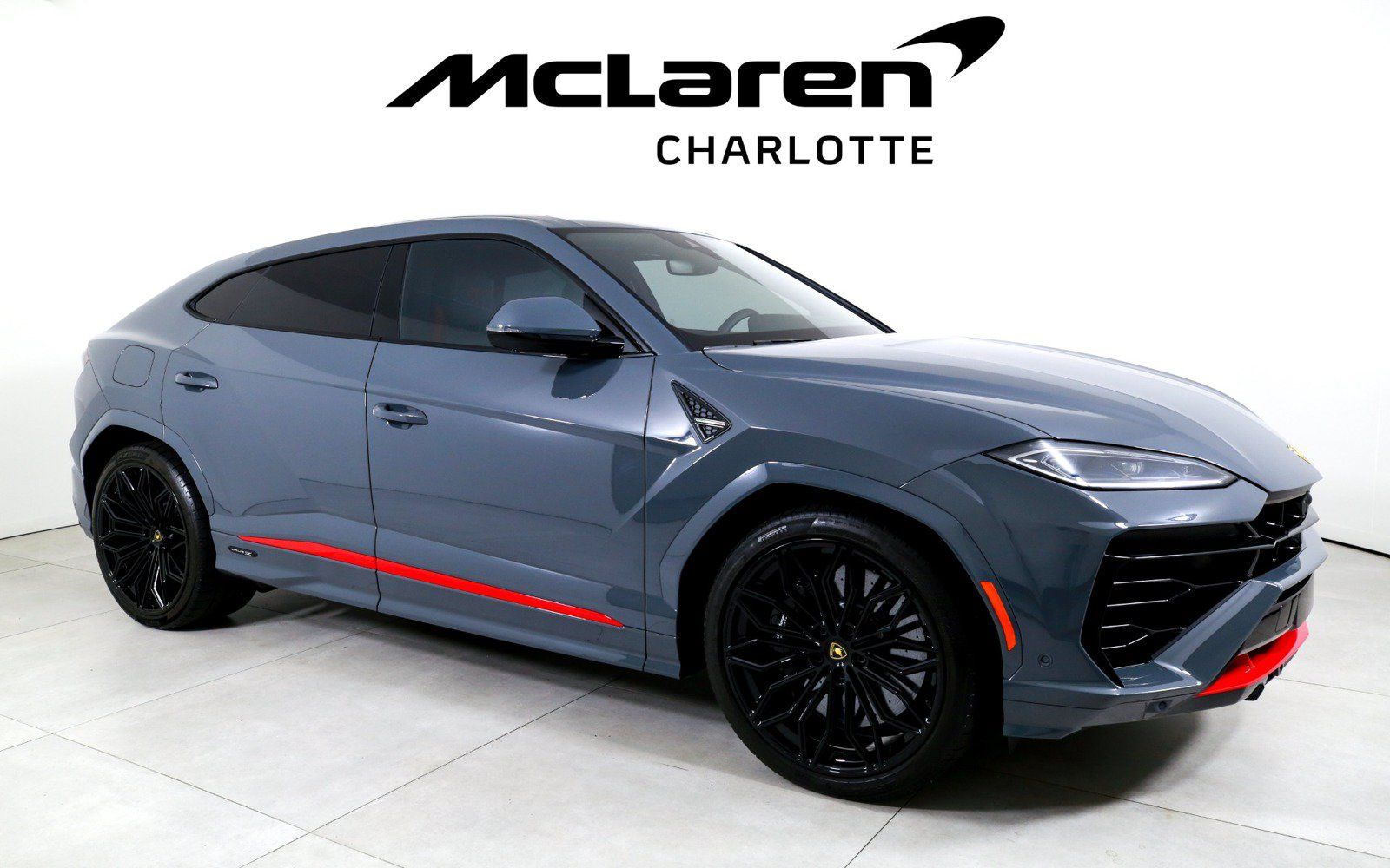 Used 2025 Lamborghini Urus S AWD/4WD image 2