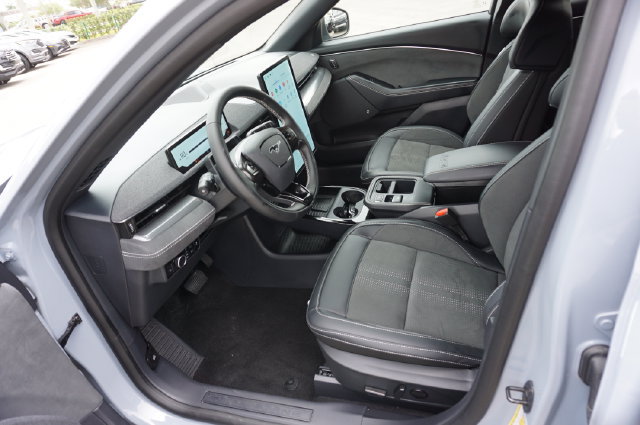 Used 2025 Ford Mustang Mach-E GT AWD/4WD image 27