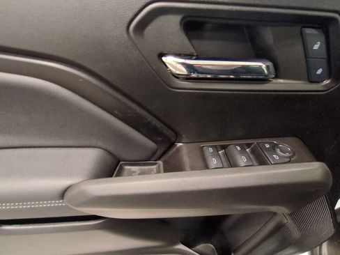 Used 2024 Chevrolet Colorado LT w/ LT Convenience Package image 8