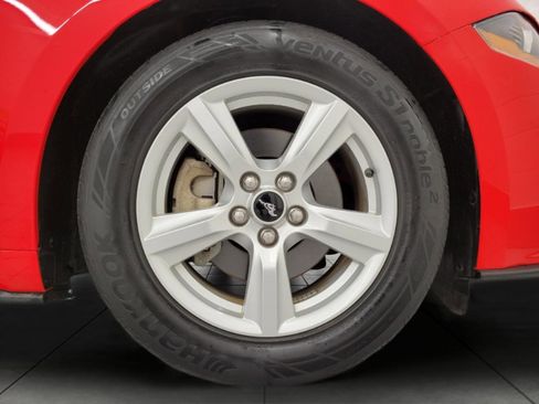 Used 2018 Ford Mustang Coupe RWD image 4