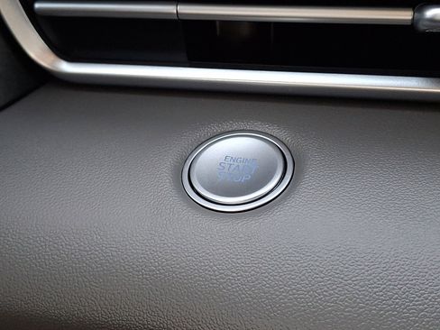 Used 2025 Hyundai Elantra Sport image 25