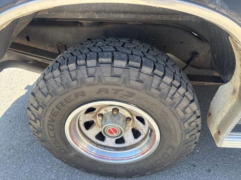 Used 1989 Ford Bronco image 28