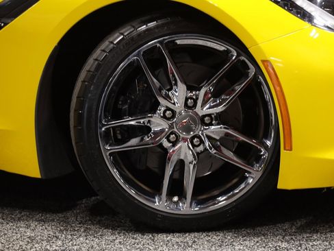 Used 2014 Chevrolet Corvette Stingray Coupe RWD image 4