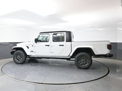 New 2026 Jeep Gladiator Sport AWD/4WD image 6