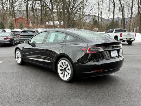 Used 2023 Tesla Model 3 Standard Range image 4