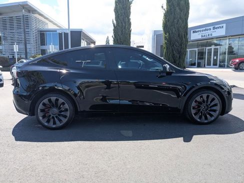 Used 2021 Tesla Model Y Performance image 4
