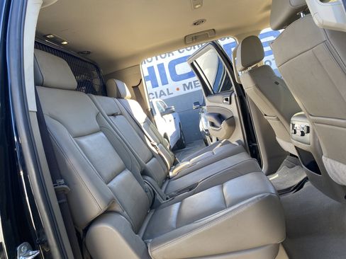 Used 2023 Chevrolet Suburban Premier image 24