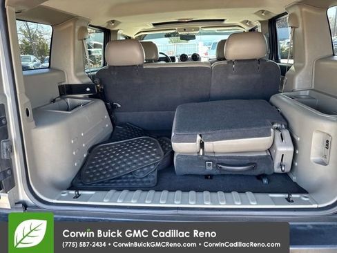 Used 2003 HUMMER H2 w/ Preferred Equipment Group image 24