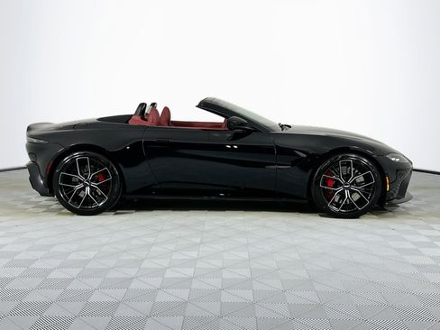 Used 2022 Aston Martin V8 Vantage Roadster image 14
