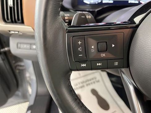 Used 2023 Nissan Pathfinder Platinum image 23