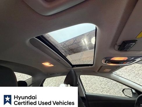 Certified 2025 Hyundai Elantra SEL FWD image 12