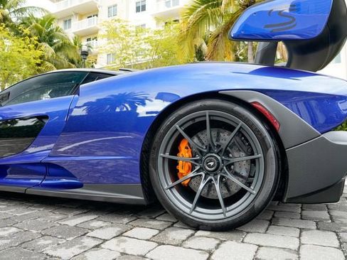 Used 2019 McLaren Senna image 17