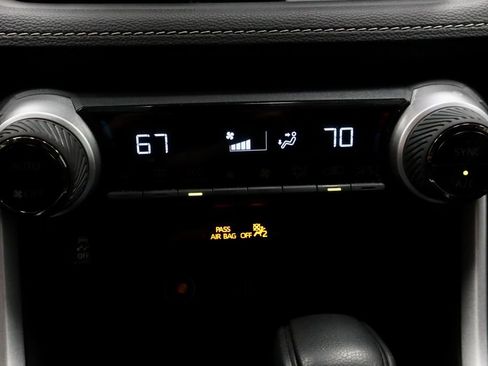 Used 2025 Toyota RAV4 XLE AWD/4WD image 28