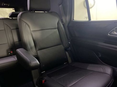 Used 2021 Chevrolet Tahoe Z71 w/ Z71 Signature Package AWD/4WD image 14