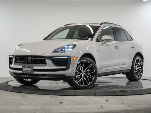 Certified 2023 Porsche Macan AWD/4WD image 1