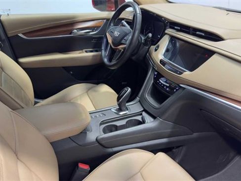 Used 2019 Cadillac XT5 Platinum image 13