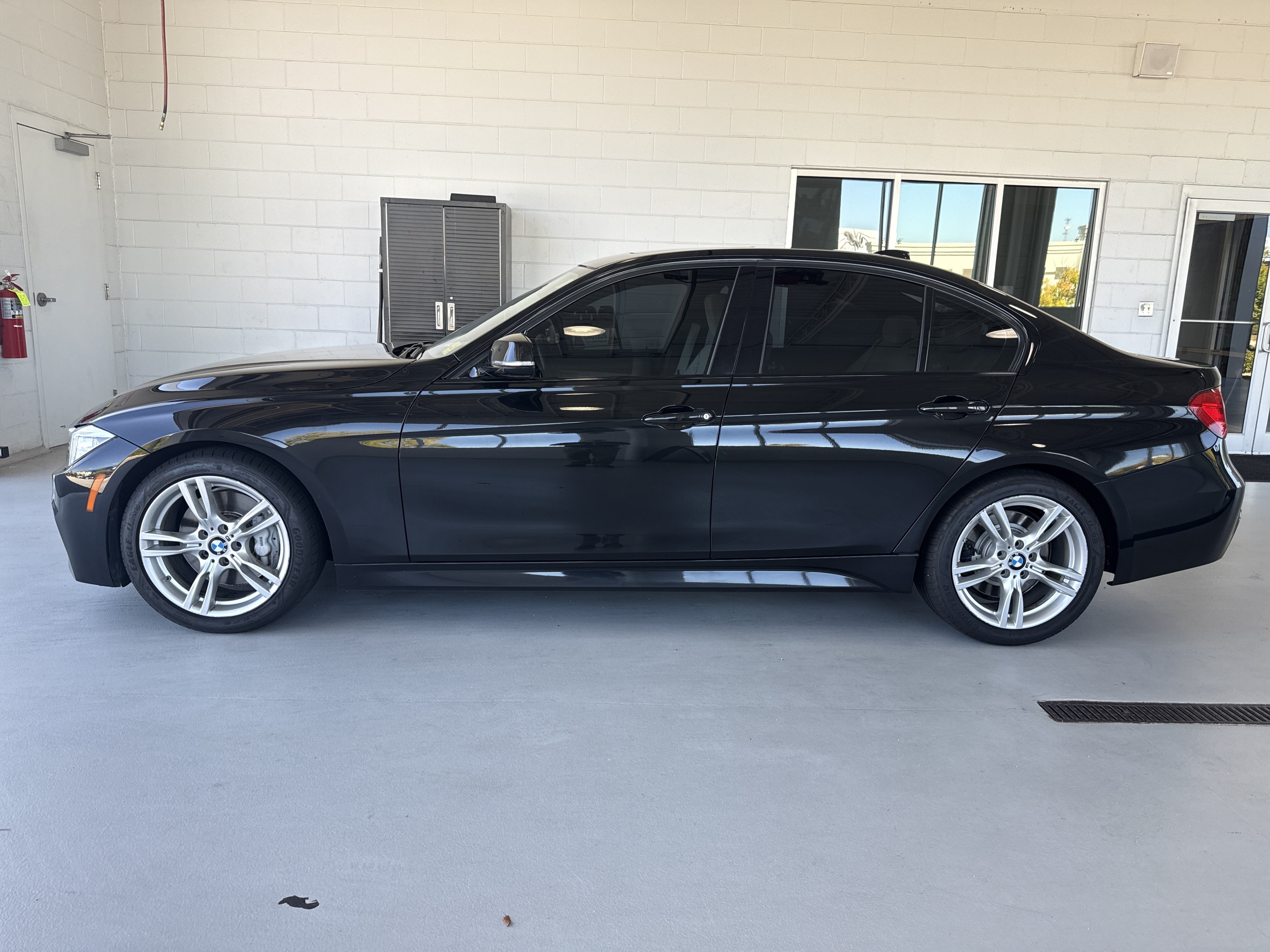 Used 2015 BMW 335i Sedan RWD image 2