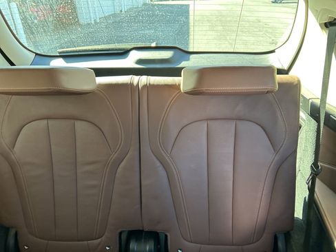 Used 2020 BMW X7 xDrive40i w/ Premium Package image 9