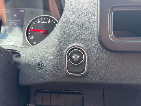 Used 2024 Mercedes-Benz Sprinter 2500 image 22