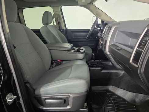 Used 2018 RAM 3500 Tradesman w/ Chrome Appearance Group image 39