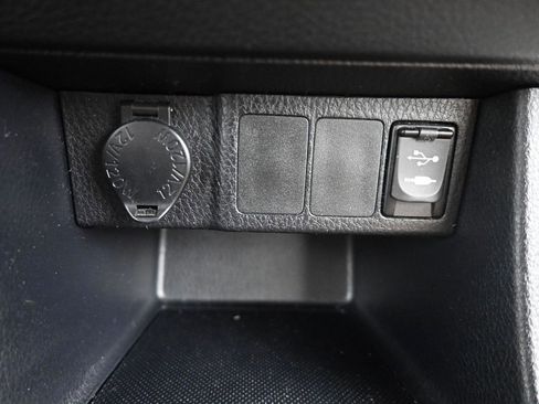 Used 2014 Toyota Corolla LE image 26