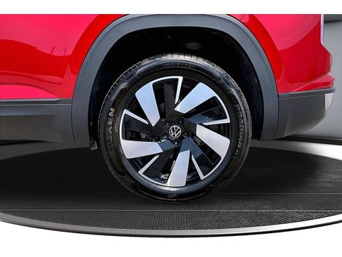 Used 2024 Volkswagen Atlas Cross Sport SE FWD image 41