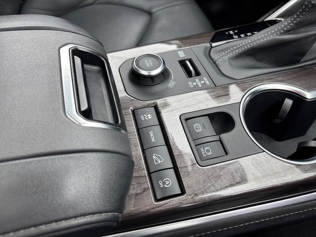 Used 2022 Toyota Highlander Limited AWD/4WD image 26
