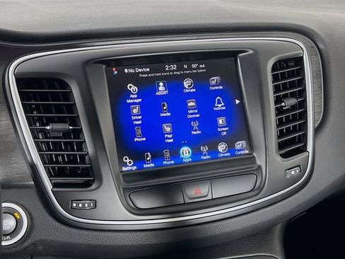 Used 2017 Chrysler 200 Limited Platinum image 17