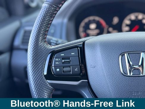 Used 2025 Honda Ridgeline Black Edition image 11