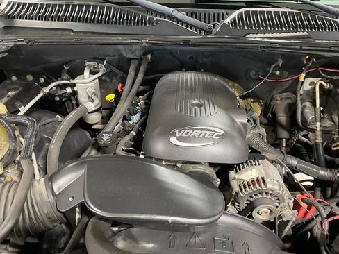 Used 2004 Chevrolet Silverado 2500 W/T w/ Skid Plate Package AWD/4WD image 23