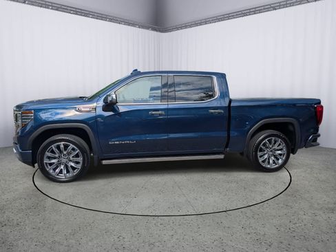 Certified 2023 GMC Sierra 1500 Denali w/ Denali Reserve Package AWD/4WD image 5