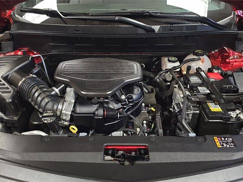 Used 2025 Cadillac XT6 Premium Luxury image 25