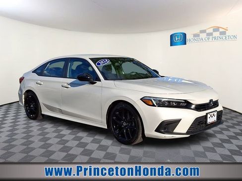 Used 2024 Honda Civic Sport image 1