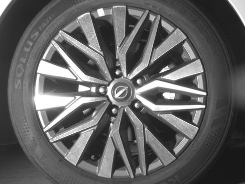 Used 2025 Nissan Altima 2.5 SV FWD image 13