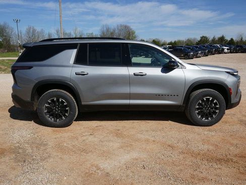 New 2026 Chevrolet Traverse Z71 w/ Enhanced Driving Package AWD/4WD image 3