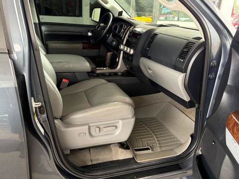 Used 2010 Toyota Tundra Limited AWD/4WD image 14