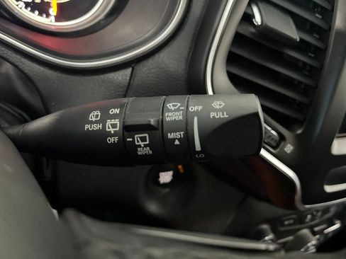 Used 2020 Jeep Cherokee Trailhawk w/ Cold Weather Group image 68