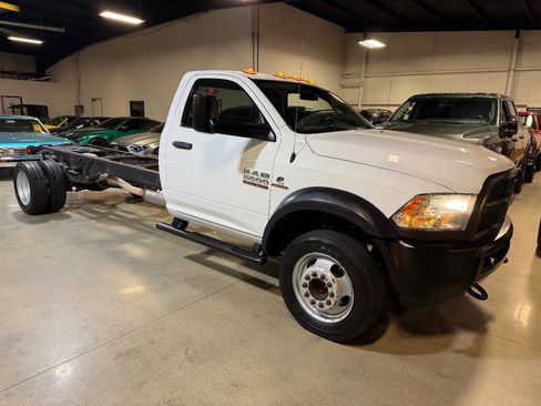 Used 2018 RAM 5500 Tradesman image 28