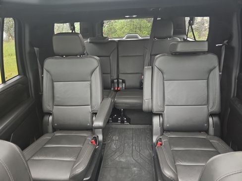 Used 2023 Chevrolet Suburban LT AWD/4WD image 20