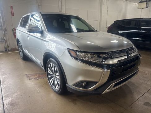 Used 2020 Mitsubishi Outlander LE image 4
