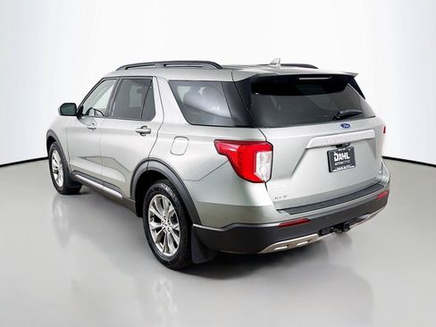 Used 2020 Ford Explorer XLT w/ Equipment Group 202A AWD/4WD image 10