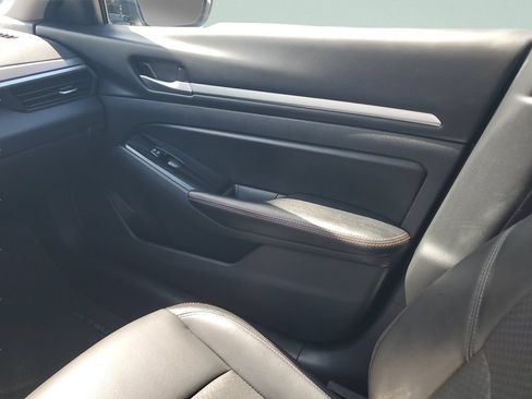 Used 2024 Nissan Altima 2.5 SR FWD image 13