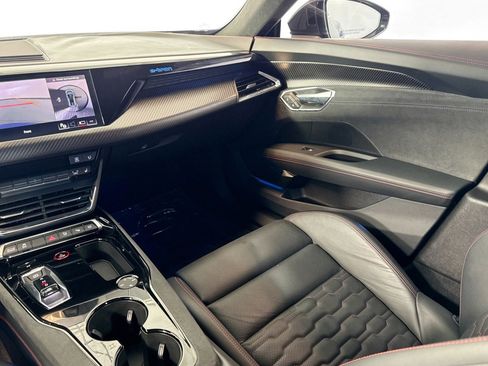 Used 2022 Audi RS e-tron GT w/ Year 1 Package image 21