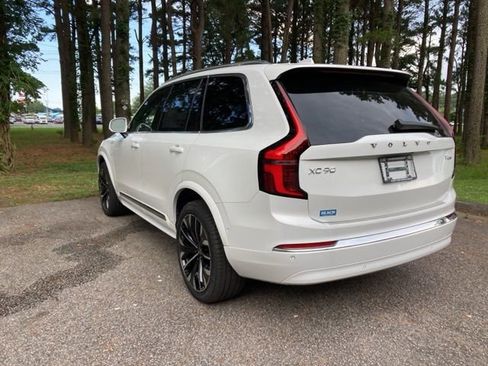 New 2025 Volvo XC90 T8 Plus w/ Protection Package Premier image 5