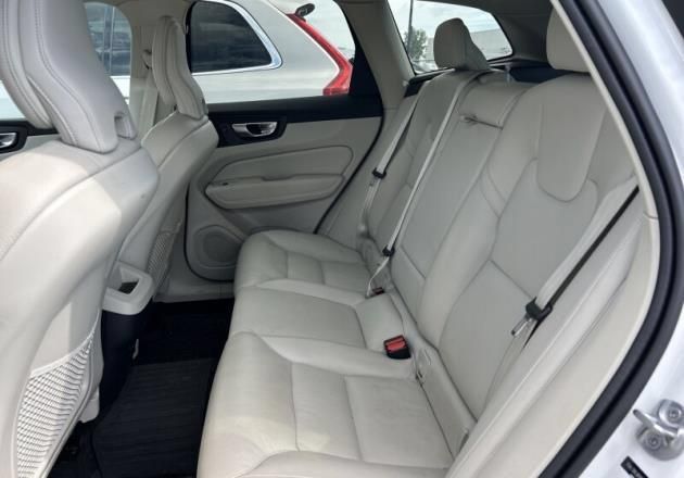 Used 2024 Volvo XC60 B5 Plus w/ Protection Package Premier AWD/4WD image 7