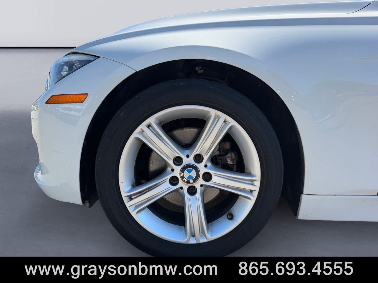 Used 2014 BMW 320i xDrive Sedan AWD/4WD image 9