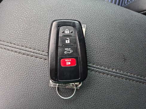 Used 2024 Toyota RAV4 XSE AWD/4WD image 31