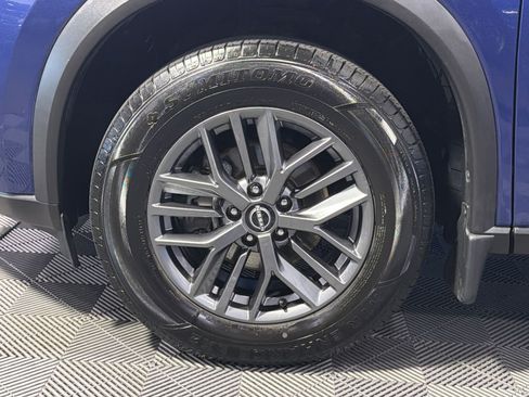 Used 2023 Nissan Rogue S AWD/4WD image 17