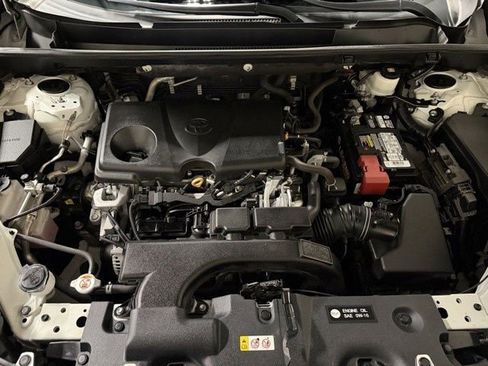 Used 2021 Toyota RAV4 XLE image 38