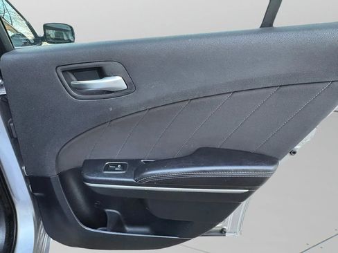 Used 2018 Dodge Charger SXT Plus image 39